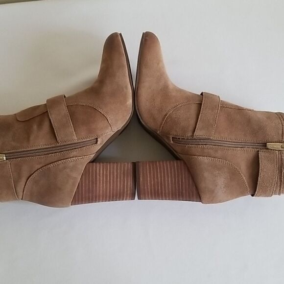 Vince Camuto Simlee Taupe Suede Bootie, NEW, SZ. 9 - Picture 5 of 9